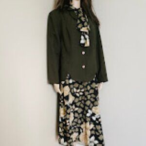 More Promises Women’s Polyester Floral Skirt Suit Size 16
